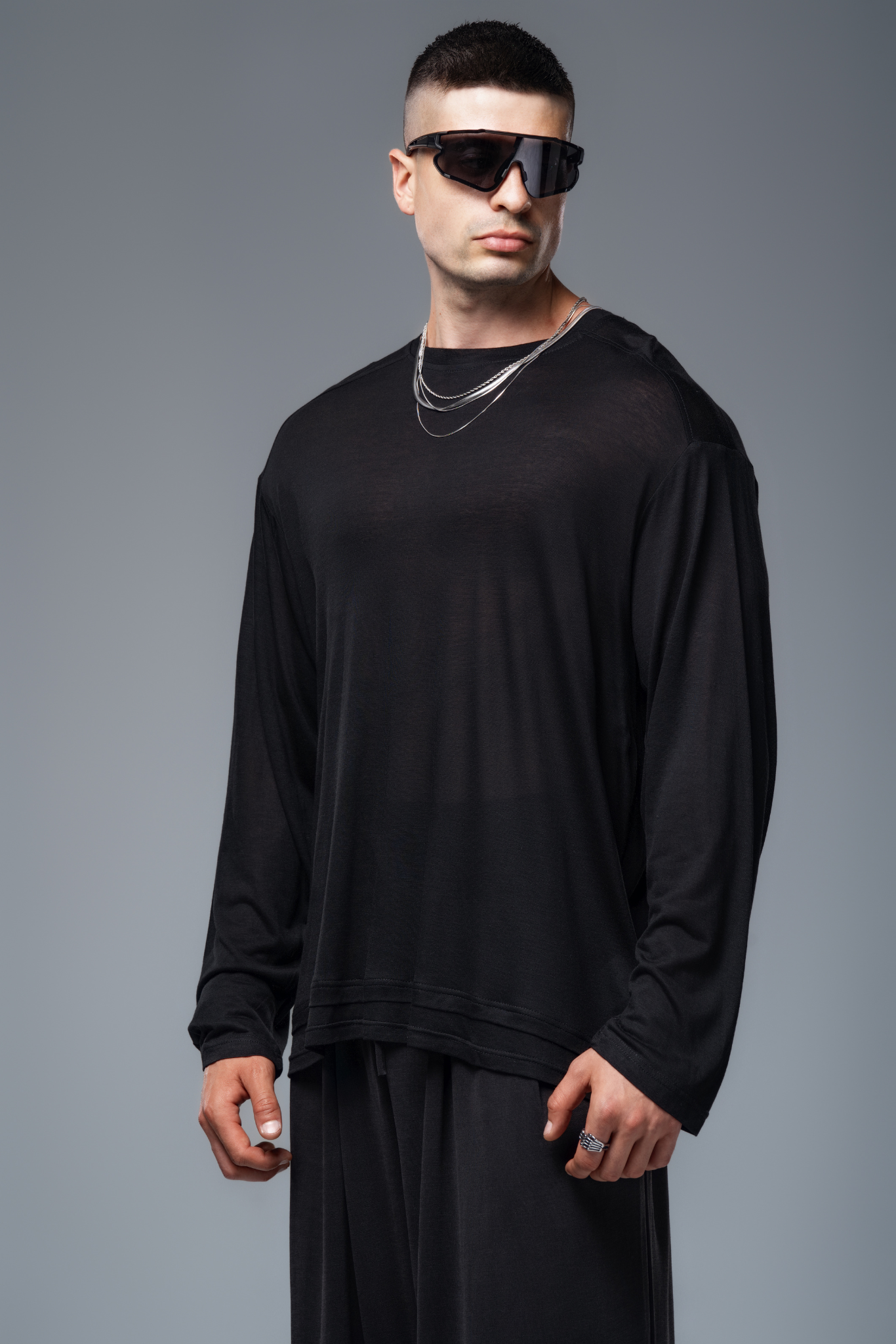 SHADEWALKER Top in Black