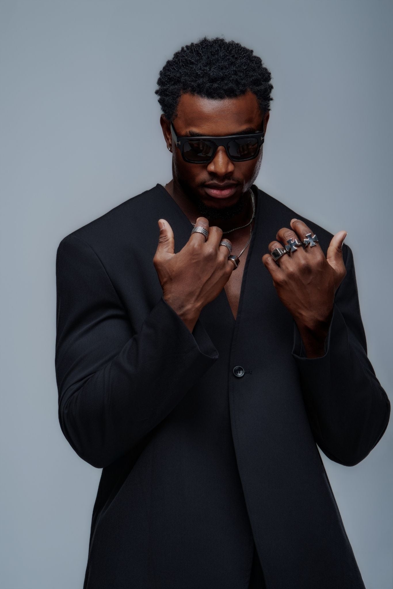 ALPHA NOIR Long Sleeve Blazer in Black