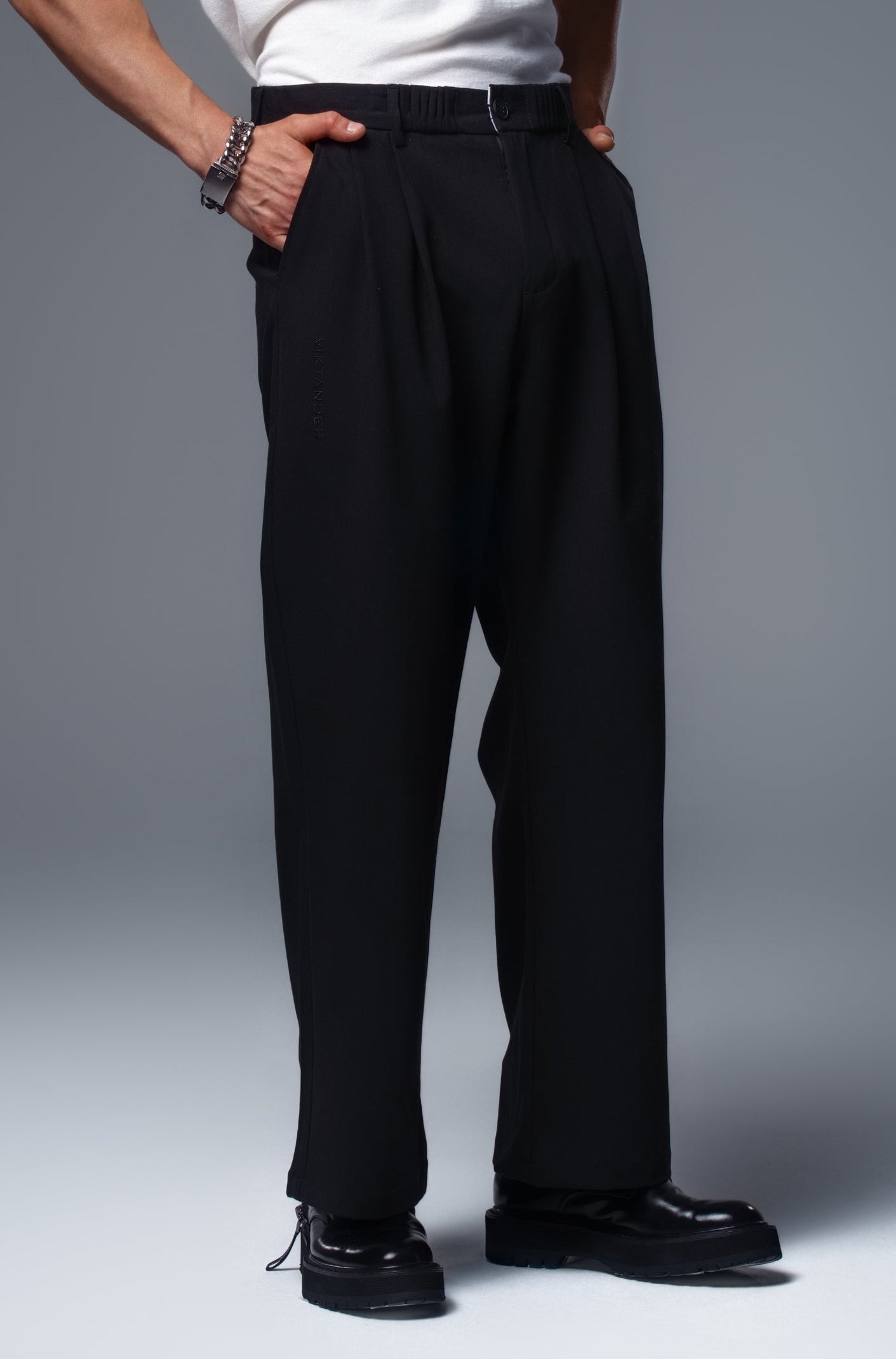 DAVID FIT Trousers in Black