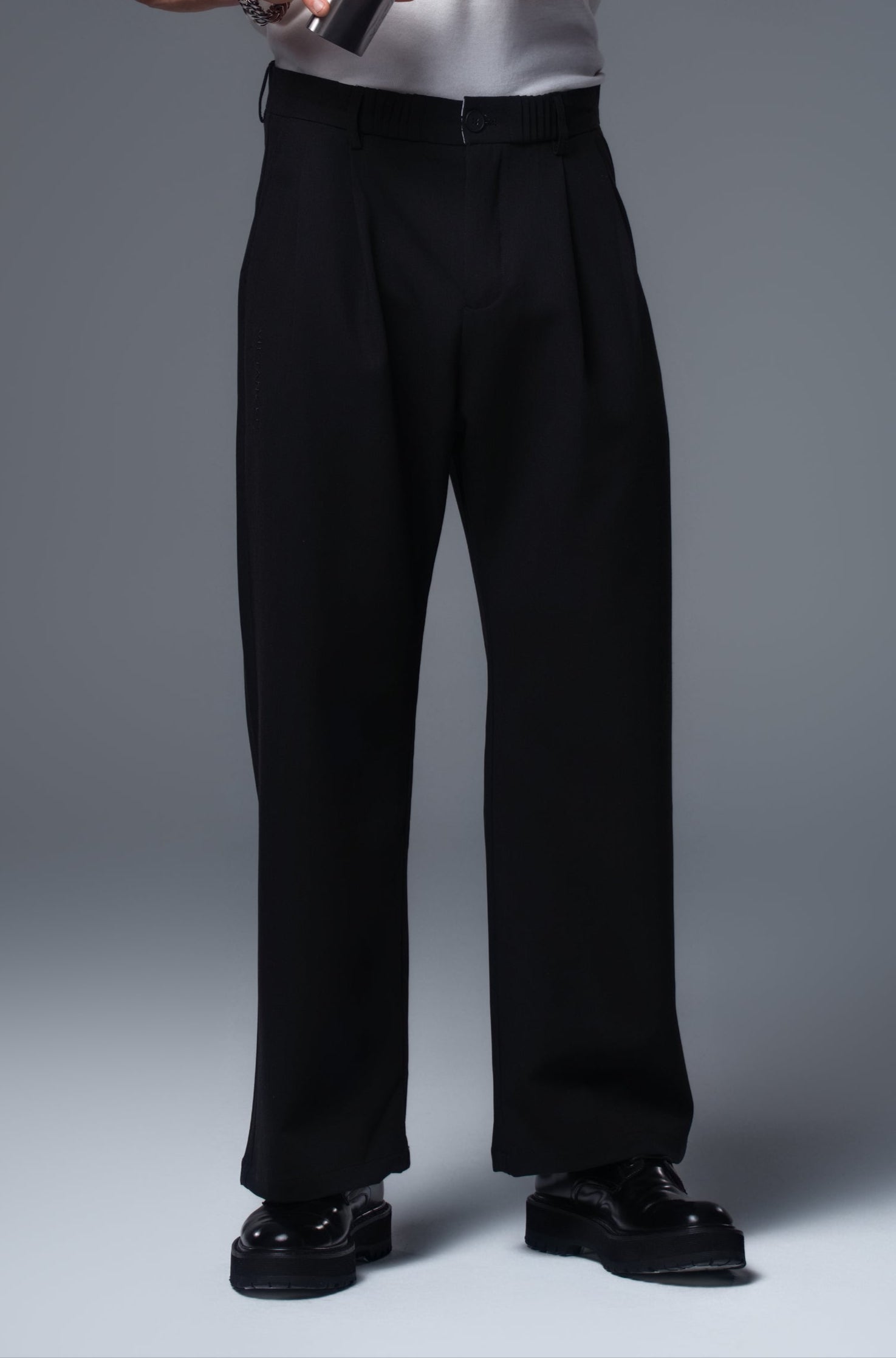 DAVID FIT Trousers in Black