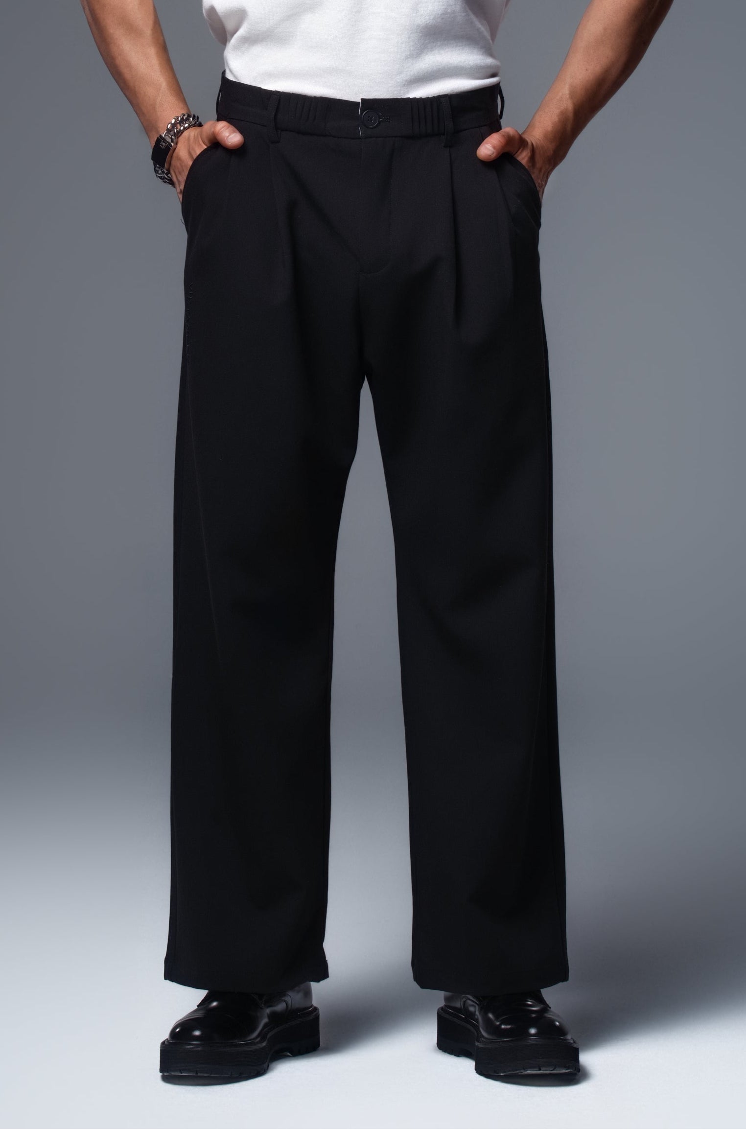 DAVID FIT Trousers in Black