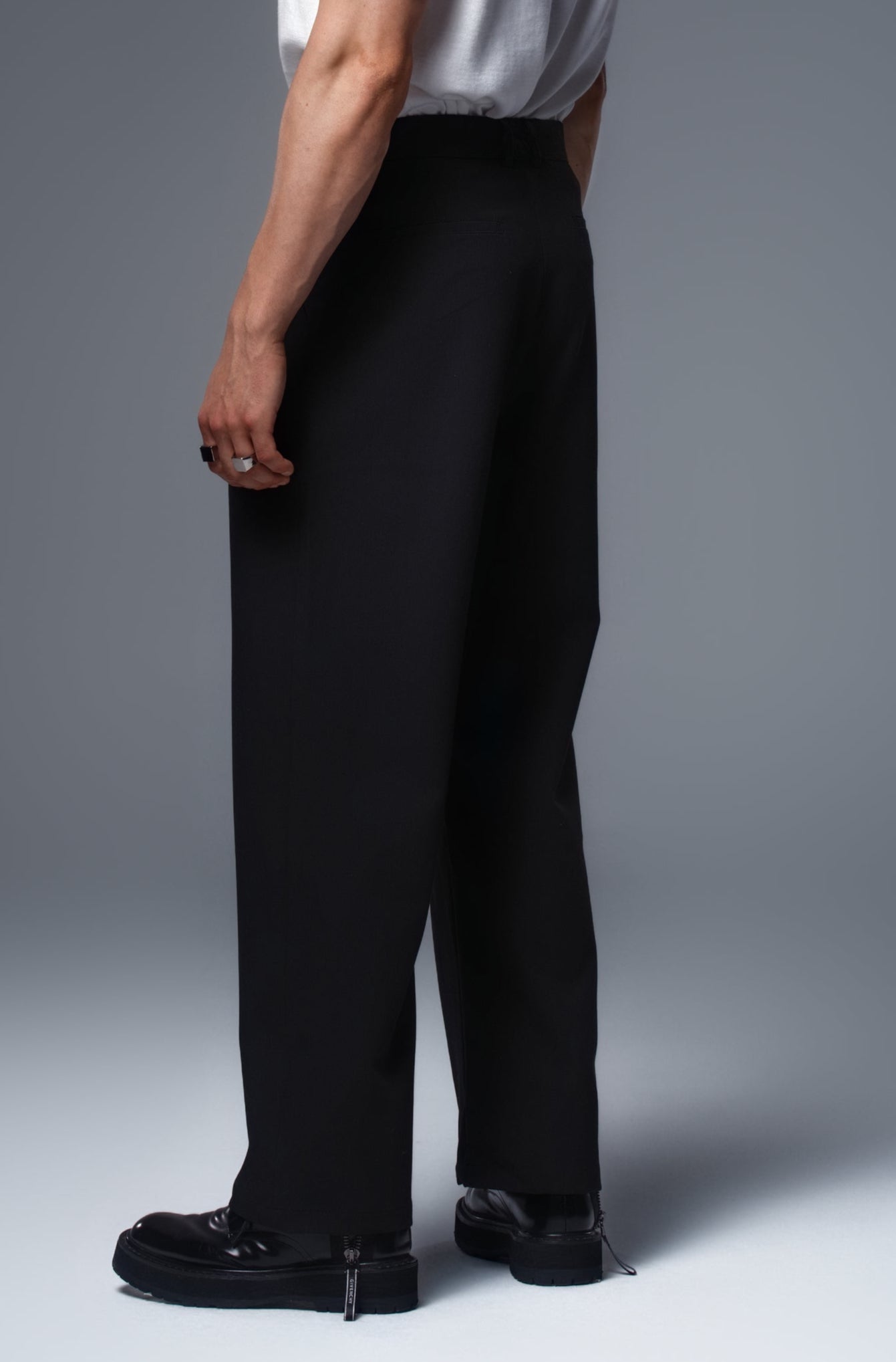 DAVID FIT Trousers in Black