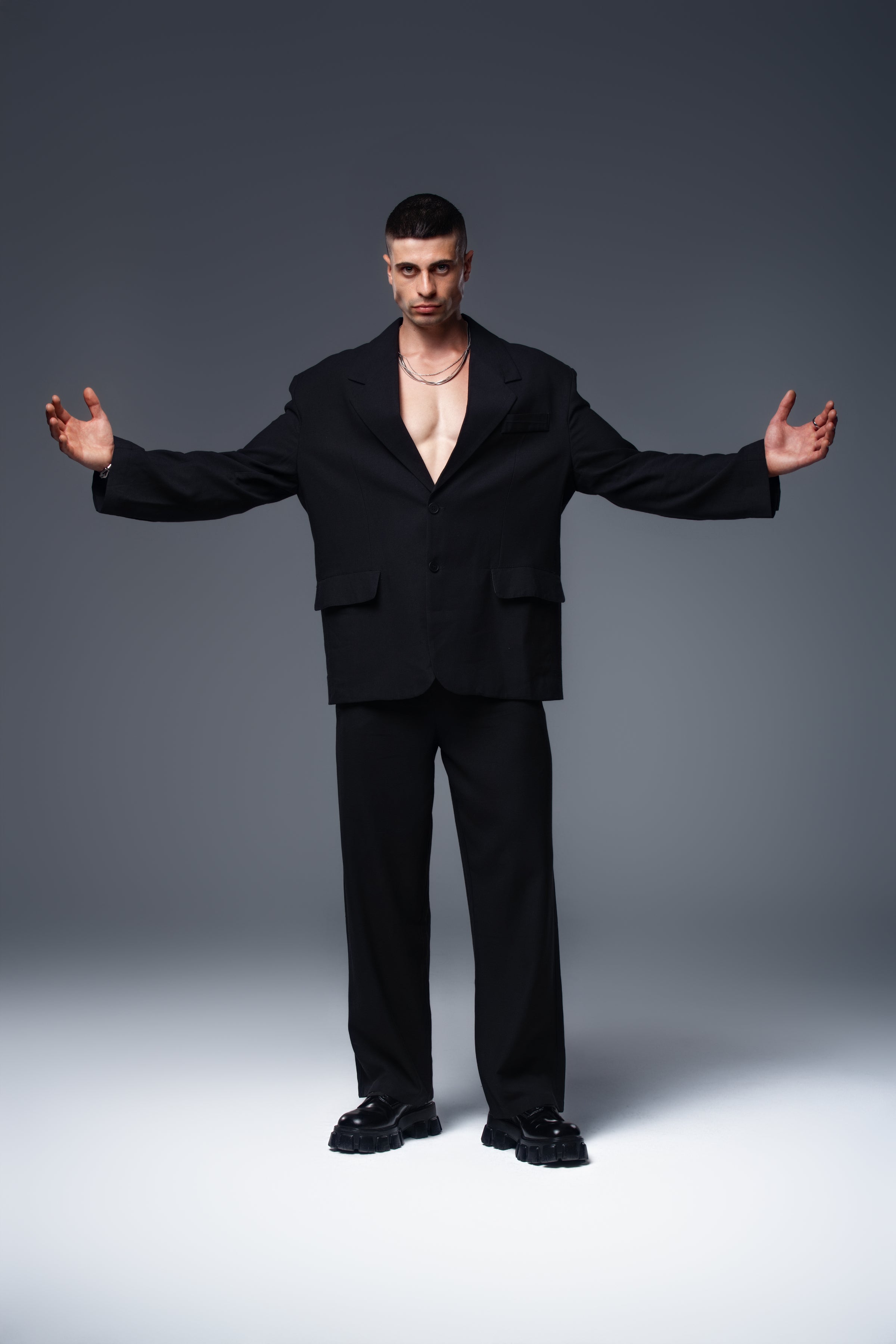 PHANTOM LINEN Trousers in Black