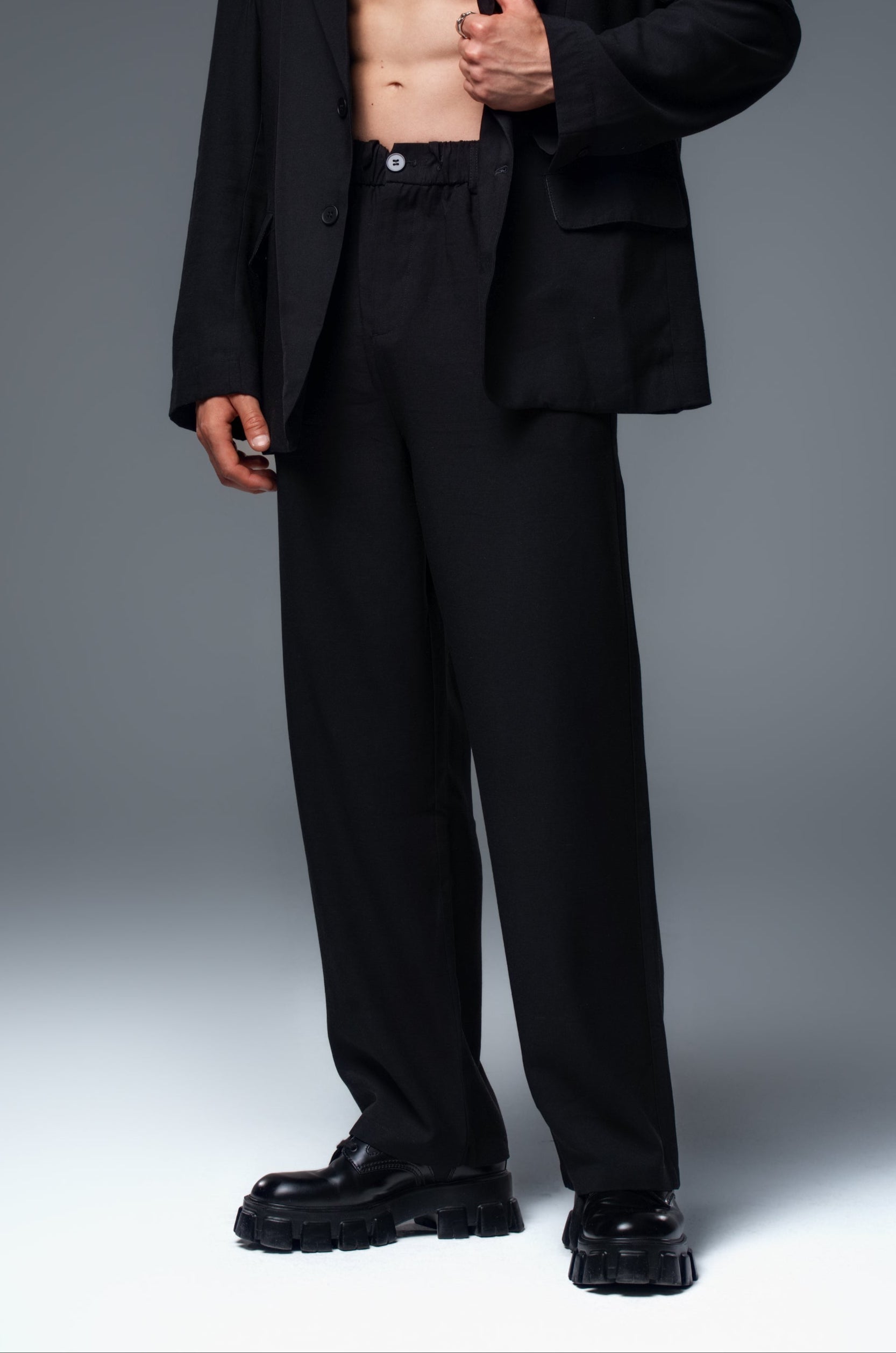 PHANTOM LINEN Trousers in Black