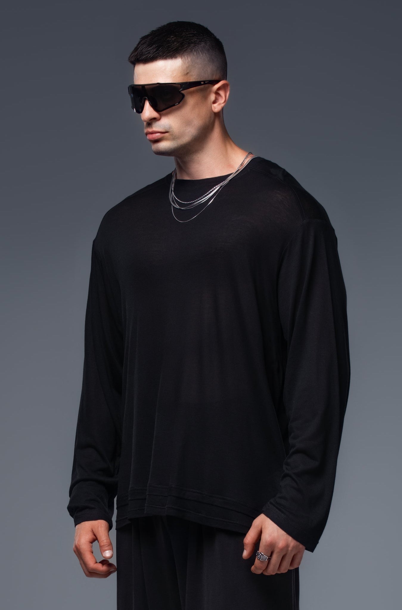 SHADEWALKER Top in Black